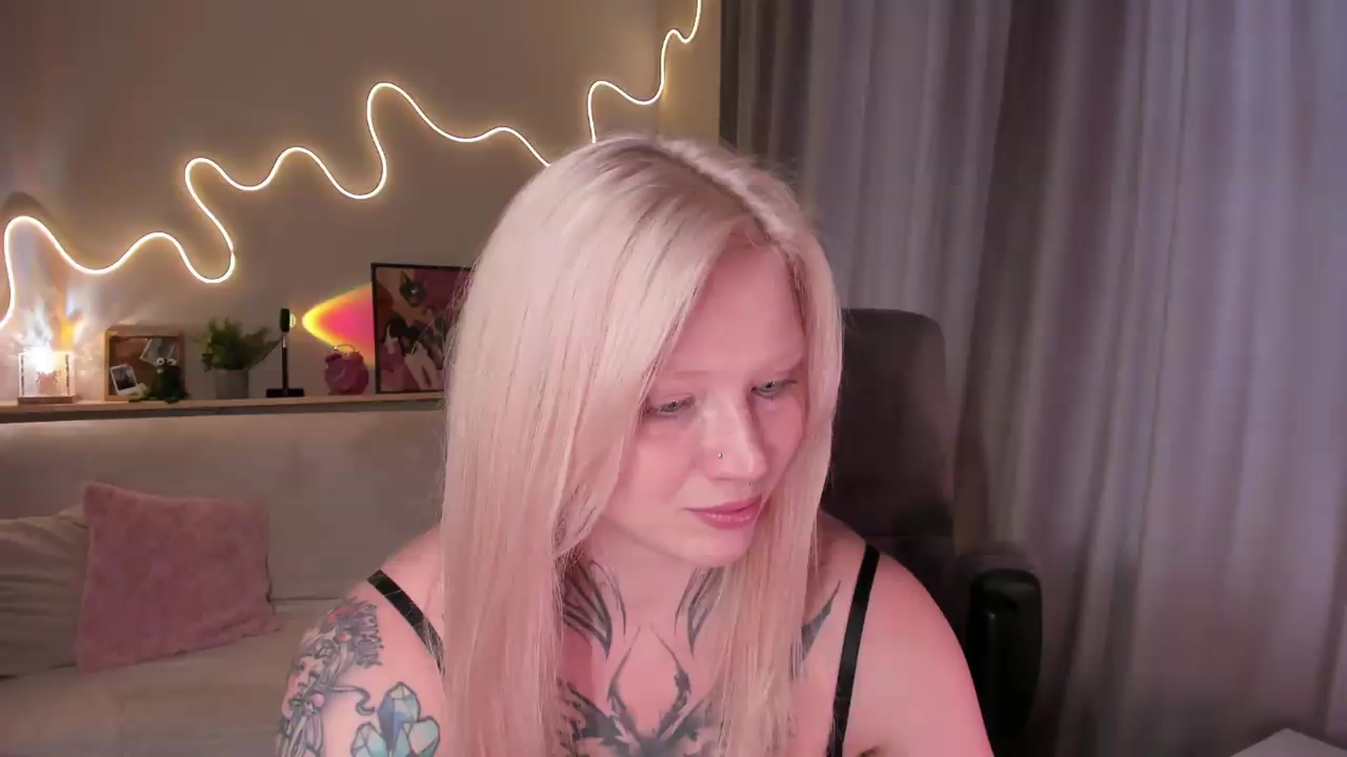 Gallery image thumbnail from euphoriadance's myfreecams stream on, 08/30/2026, 08:29 image 15 of 20