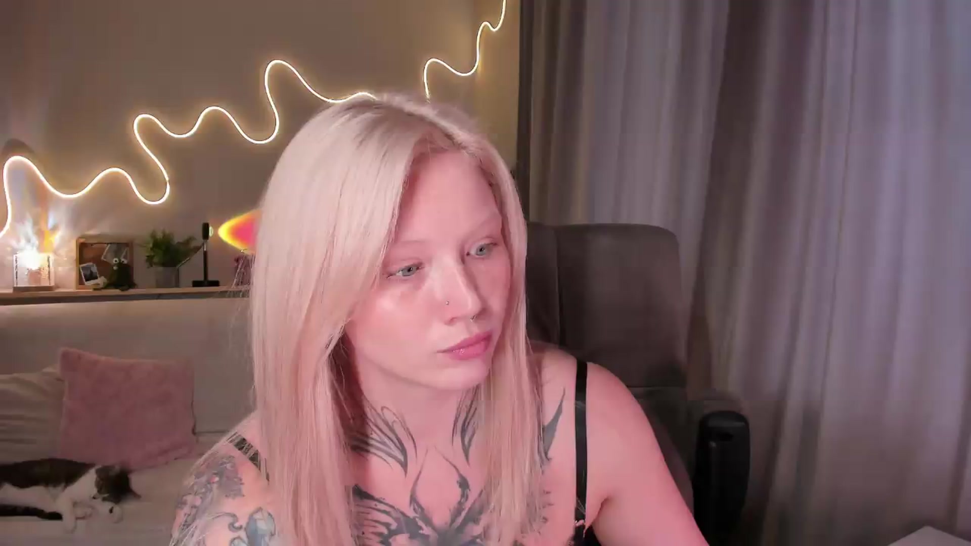 Gallery image thumbnail from euphoriadance's myfreecams stream on, 08/30/2026, 08:29 image 10 of 20