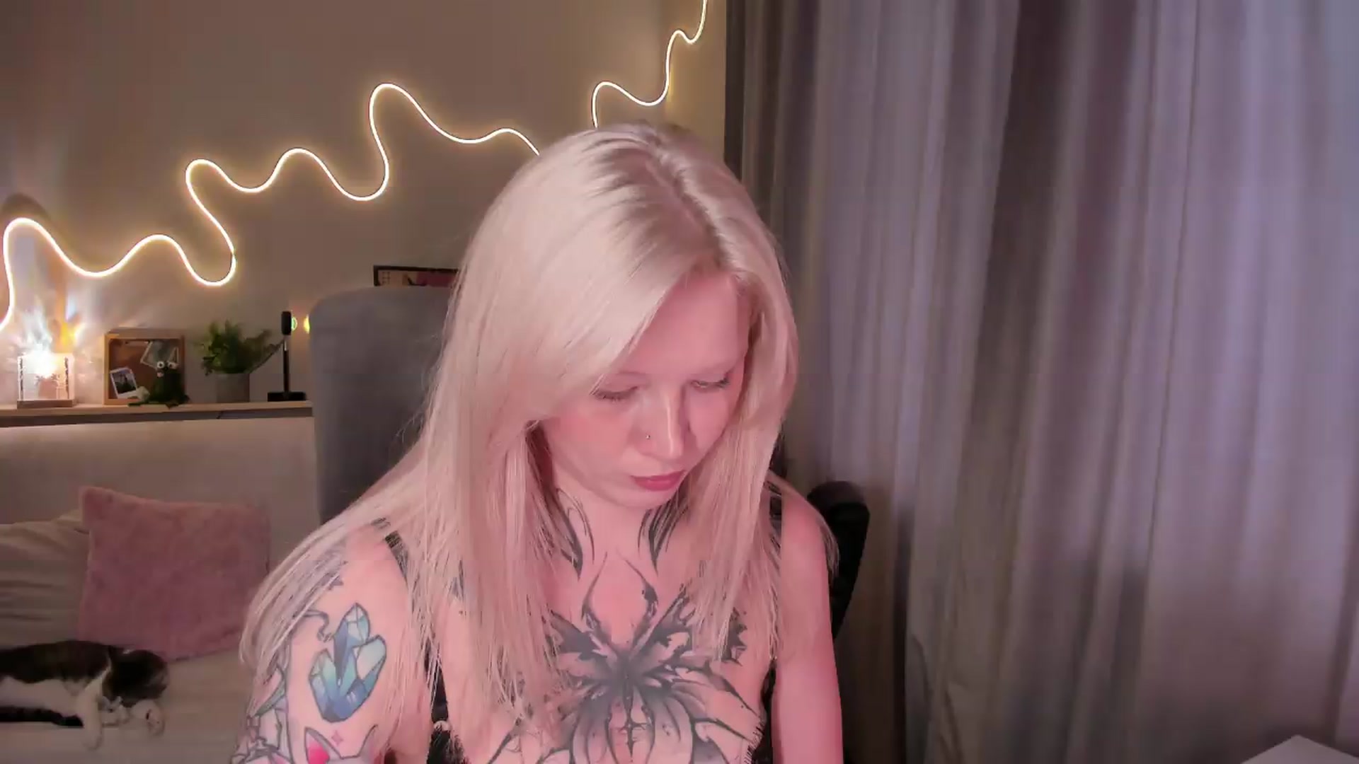 Gallery image thumbnail from euphoriadance's myfreecams stream on, 08/30/2026, 08:29 image 2 of 20