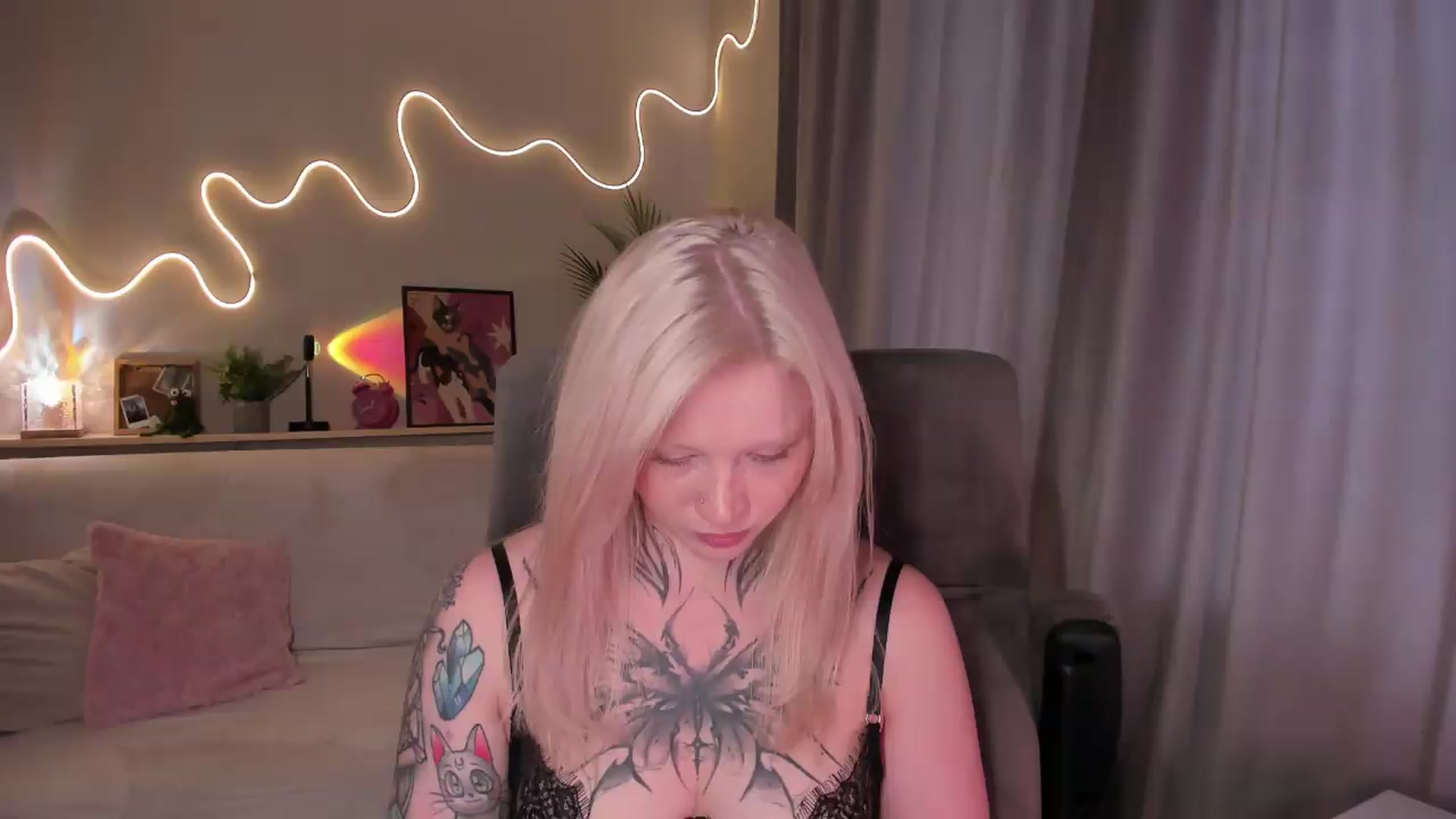 Gallery image thumbnail from euphoriadance's myfreecams stream on, 08/30/2026, 08:29 image 14 of 20