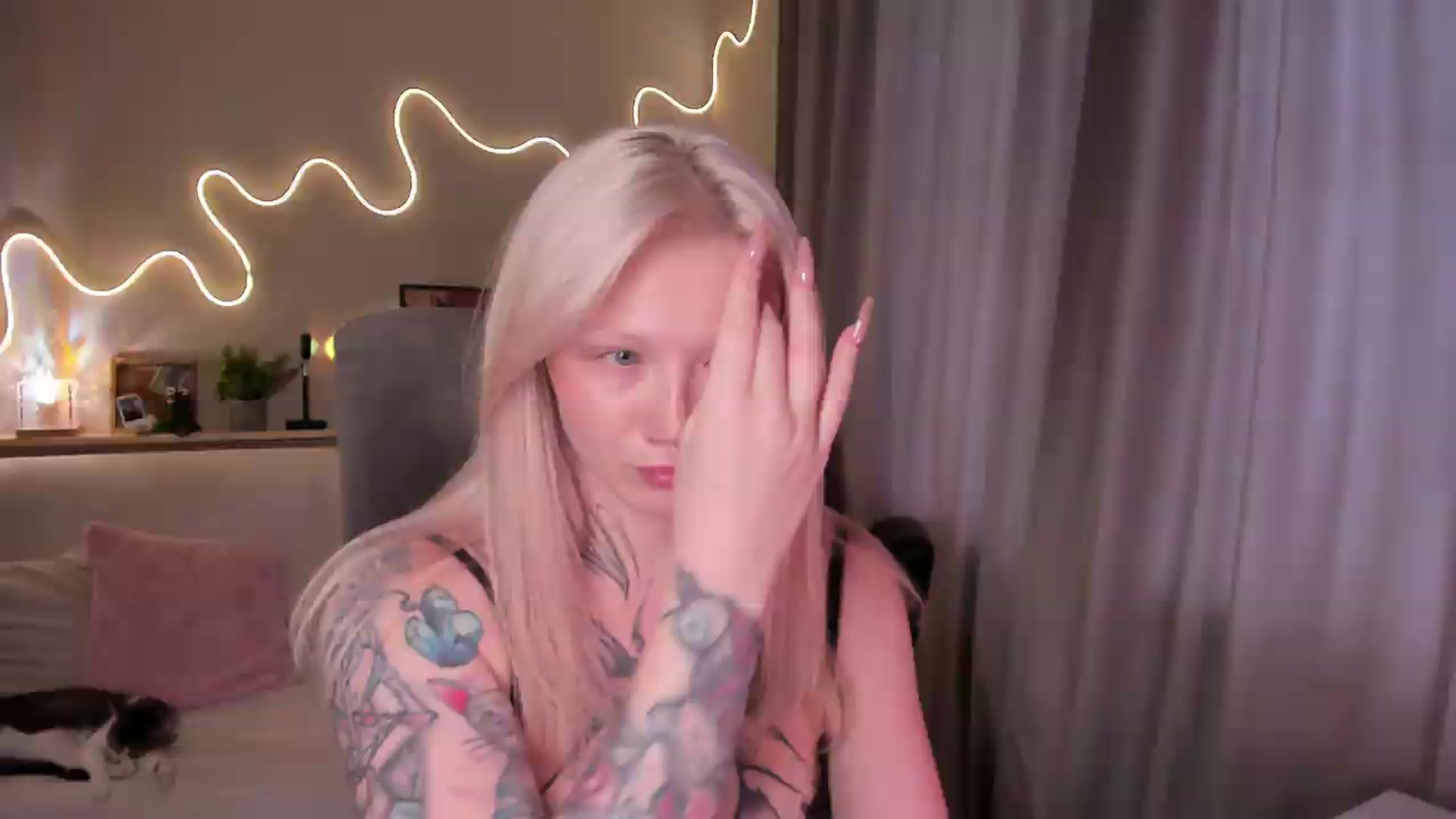 Gallery image thumbnail from euphoriadance's myfreecams stream on, 08/30/2026, 08:29 image 3 of 20