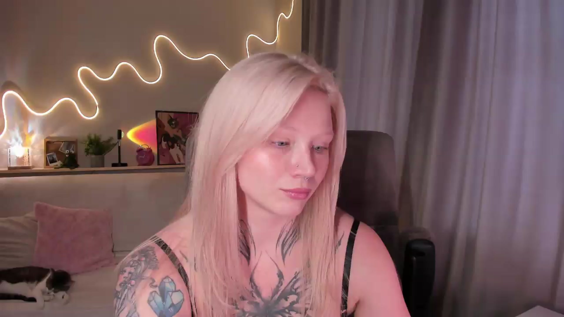 Gallery image thumbnail from euphoriadance's myfreecams stream on, 08/30/2026, 08:29 image 9 of 20
