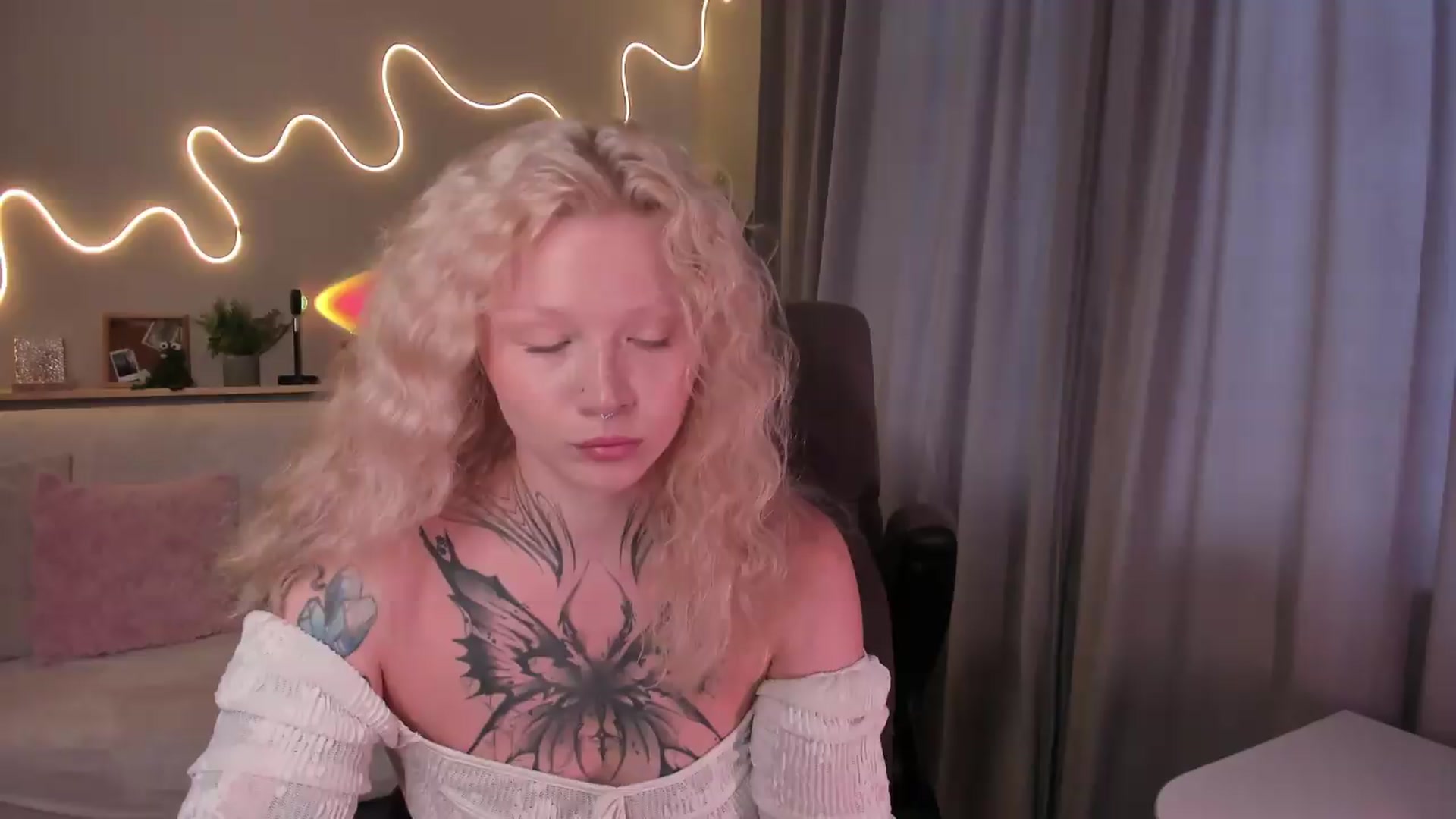 Gallery image thumbnail from euphoriadance's myfreecams stream on, 08/31/2026, 06:51 image 4 of 20