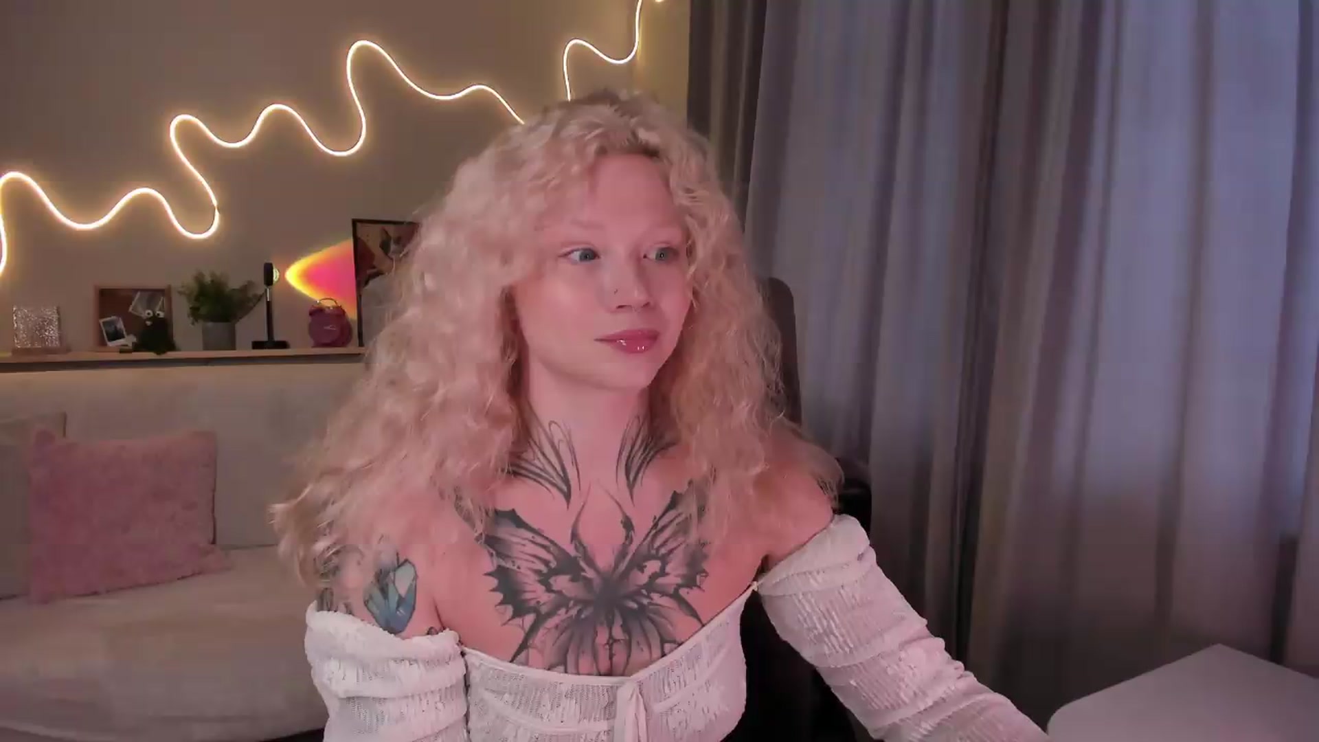 Gallery image thumbnail from euphoriadance's myfreecams stream on, 08/31/2026, 06:51 image 10 of 20