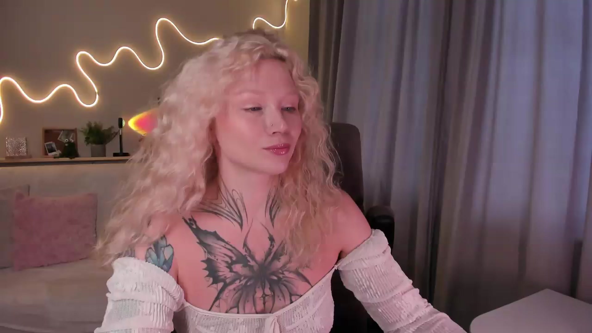 Gallery image thumbnail from euphoriadance's myfreecams stream on, 08/31/2026, 06:51 image 8 of 20