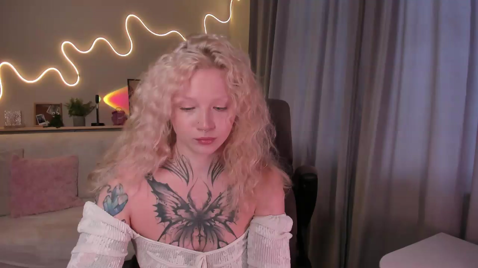 Gallery image thumbnail from euphoriadance's myfreecams stream on, 08/31/2026, 06:51 image 12 of 20