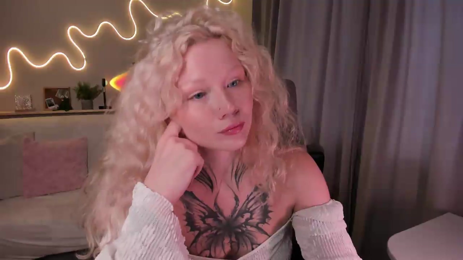 Gallery image thumbnail from euphoriadance's myfreecams stream on, 08/31/2026, 08:25 image 5 of 20