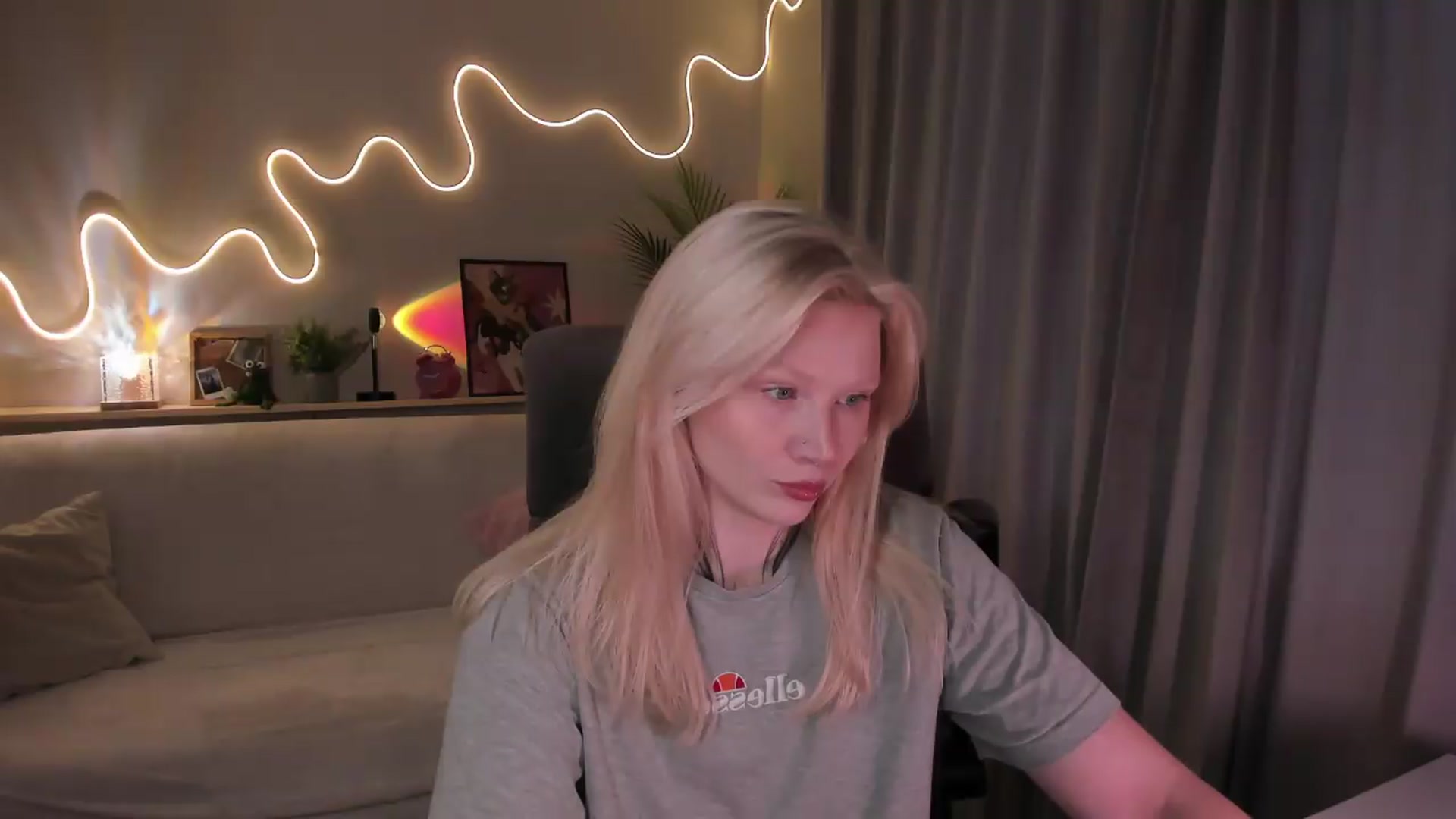 Gallery image thumbnail from euphoriadance's myfreecams stream on, 09/04/2026, 07:41 image 10 of 20