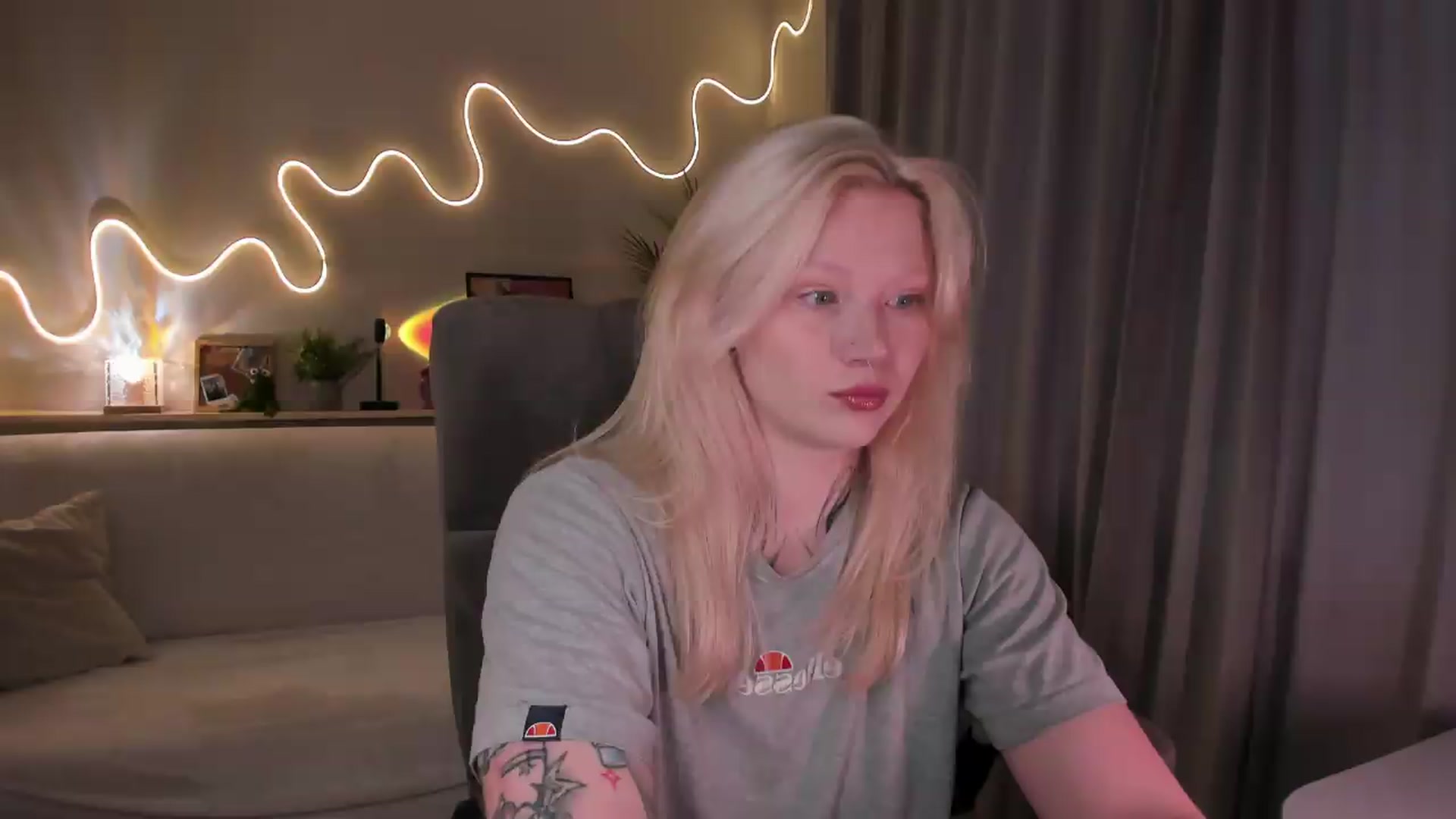 Gallery image thumbnail from euphoriadance's myfreecams stream on, 09/04/2026, 07:41 image 3 of 20