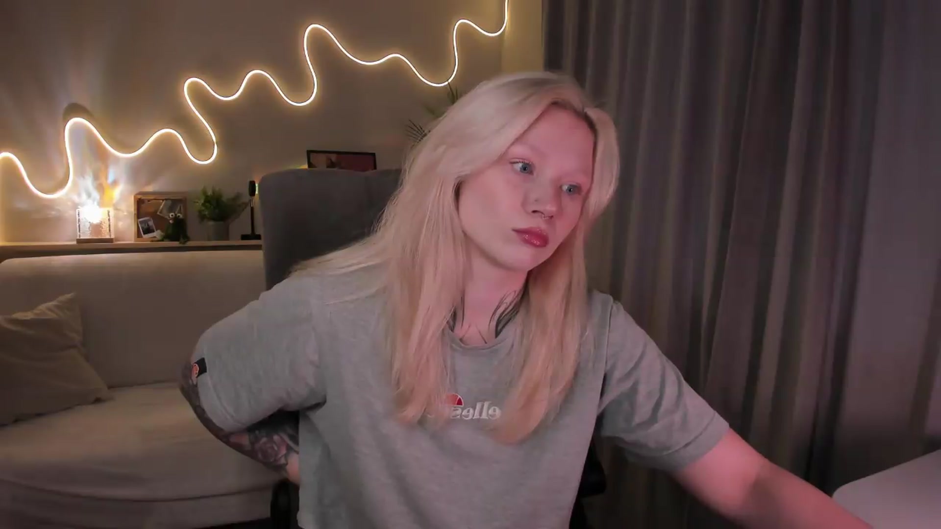 Gallery image thumbnail from euphoriadance's myfreecams stream on, 09/04/2026, 07:41 image 18 of 20