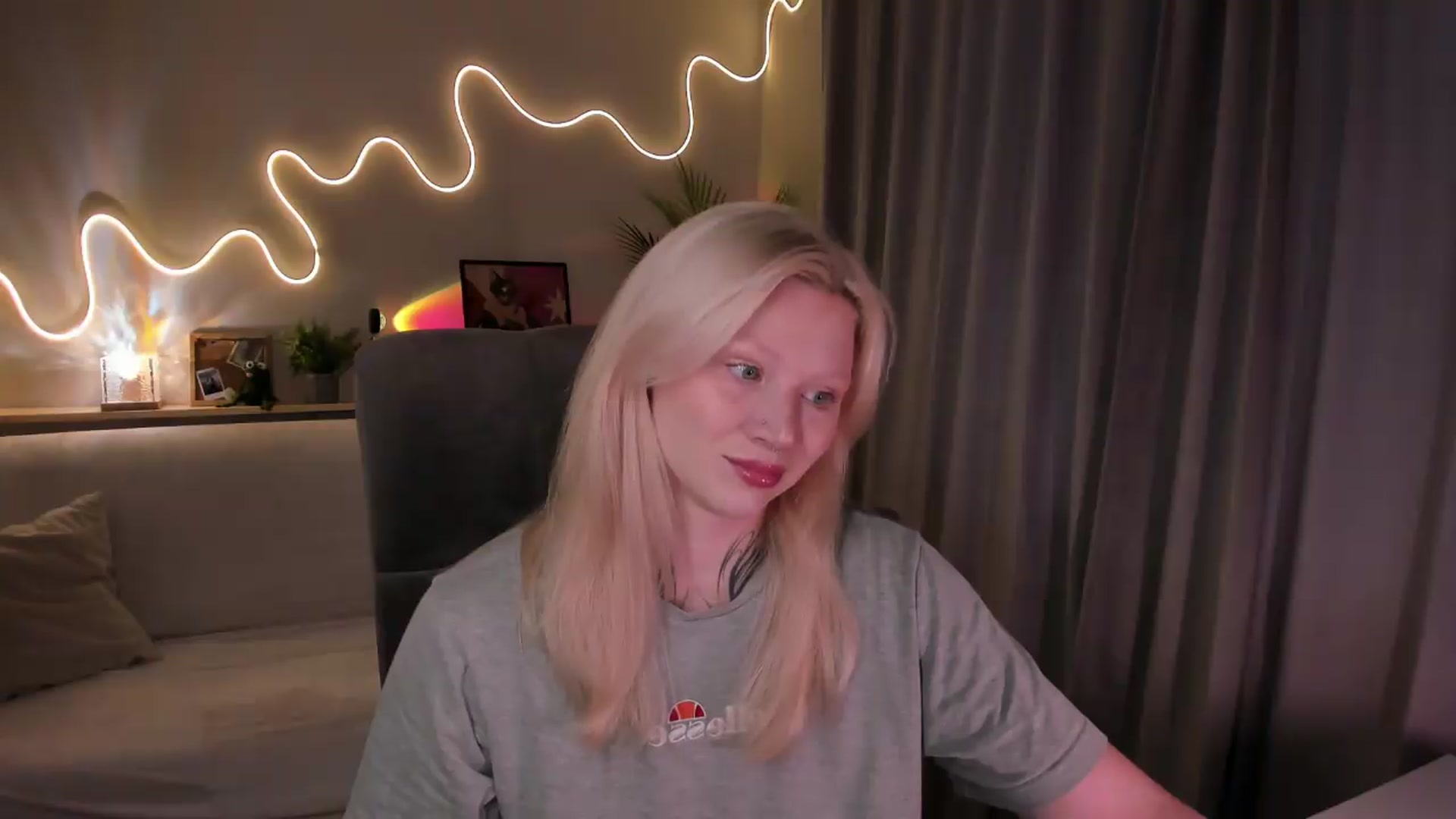 Gallery image thumbnail from euphoriadance's myfreecams stream on, 09/04/2026, 07:41 image 13 of 20
