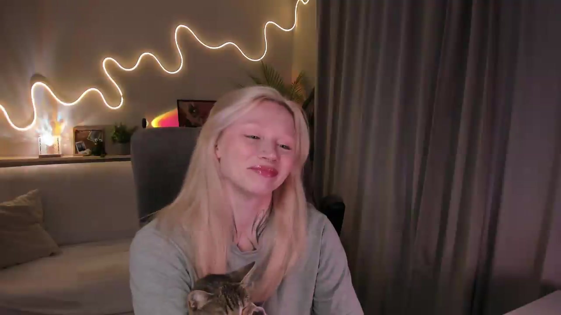 Gallery image thumbnail from euphoriadance's myfreecams stream on, 09/04/2026, 07:41 image 15 of 20