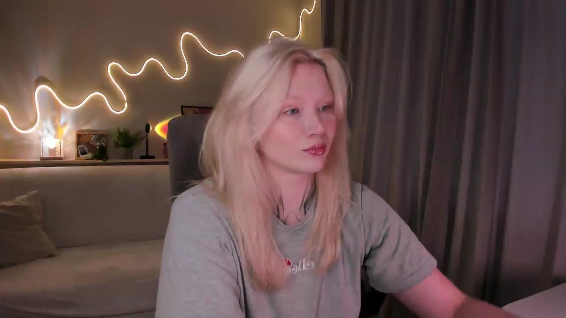 Gallery image thumbnail from euphoriadance's myfreecams stream on, 09/04/2026, 07:41 image 2 of 20