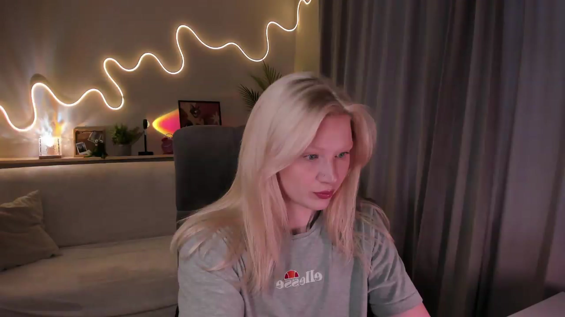 Gallery image thumbnail from euphoriadance's myfreecams stream on, 09/04/2026, 07:41 image 11 of 20