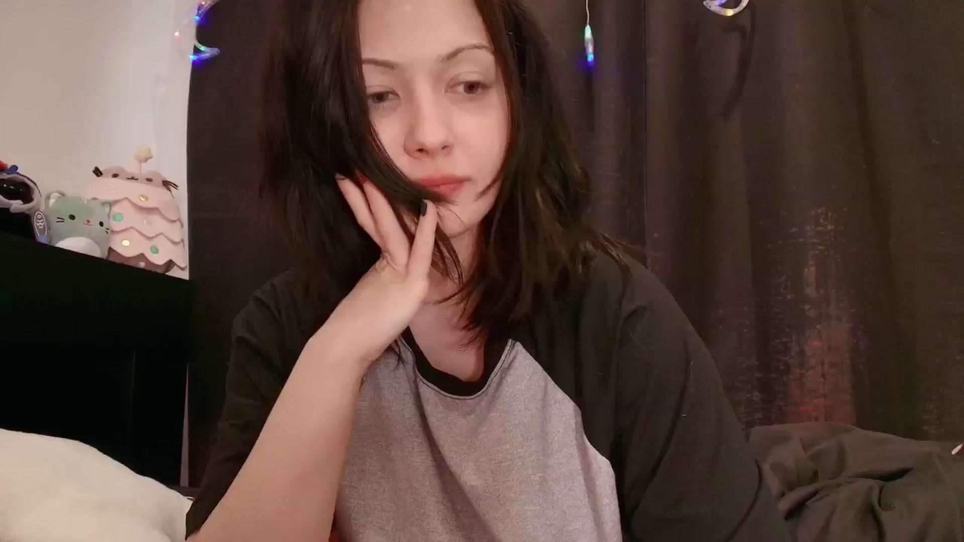 Gallery image thumbnail from eurotrash's myfreecams stream on, 12/14/2025, 07:17 image 19 of 20
