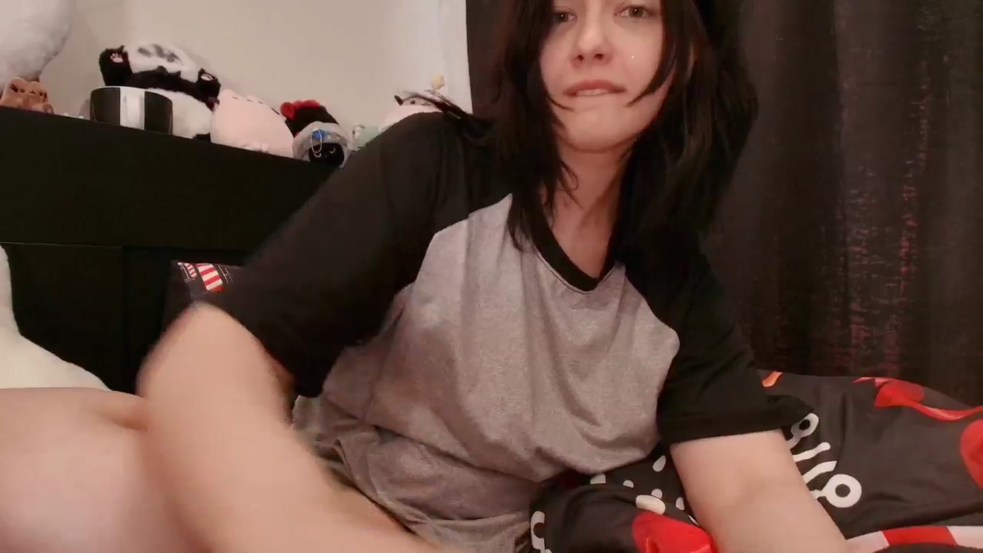 Gallery image thumbnail from eurotrash's myfreecams stream on, 12/14/2025, 07:17 image 13 of 20