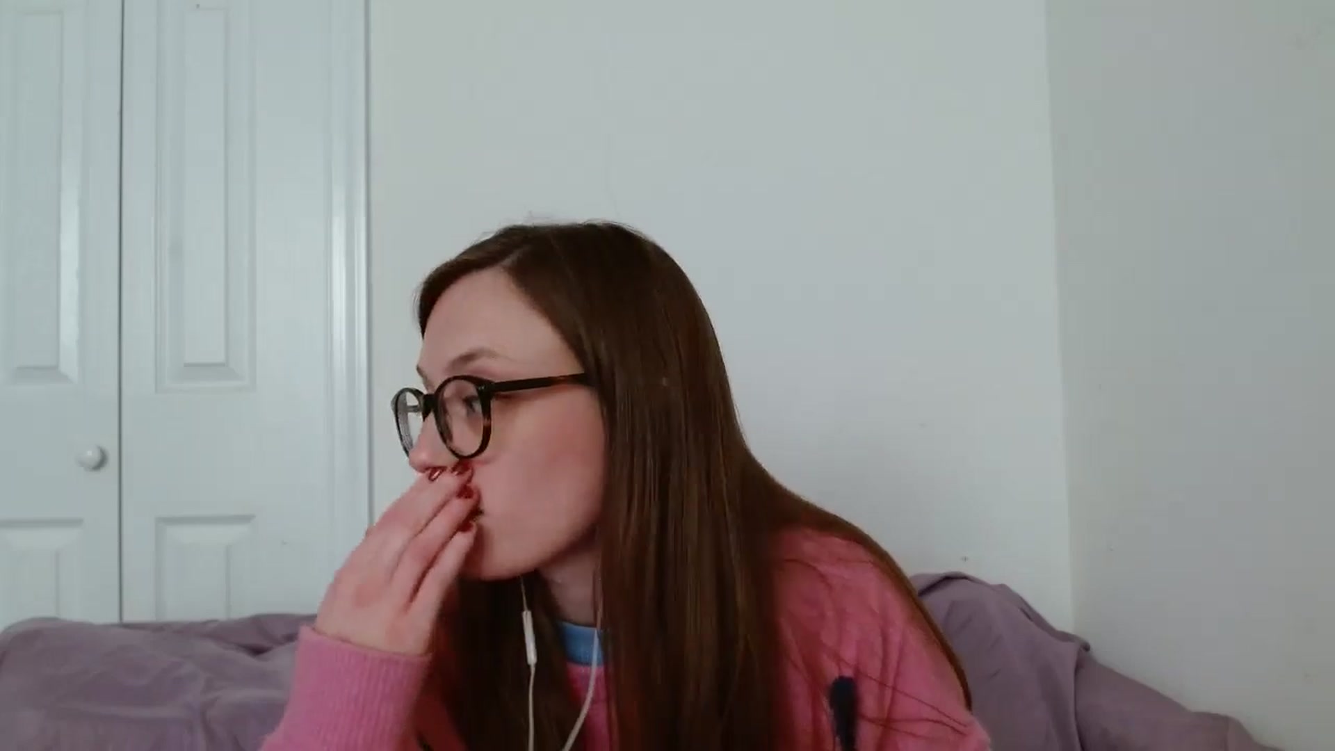 Gallery image thumbnail from eve_messed_up's myfreecams stream on, 01/16/2025, 21:23 image 15 of 20