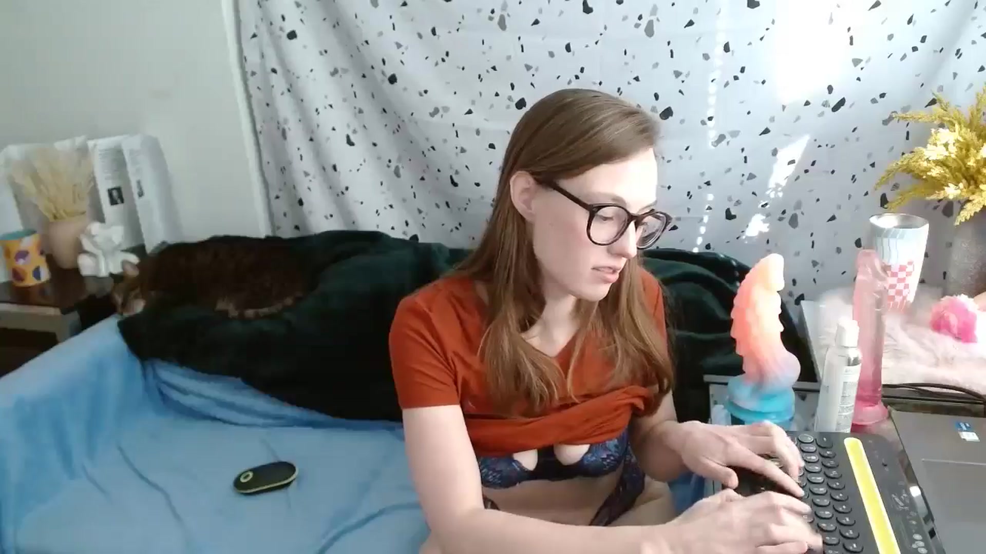 Gallery image thumbnail from eve_messed_up's myfreecams stream on, 01/22/2025, 15:23 image 11 of 20