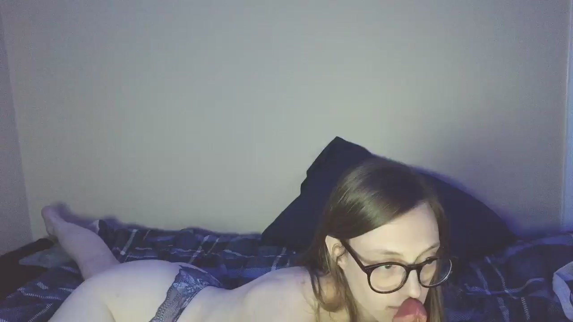 Gallery image thumbnail from eve_messed_up's myfreecams stream on, 02/13/2025, 19:04 image 16 of 20