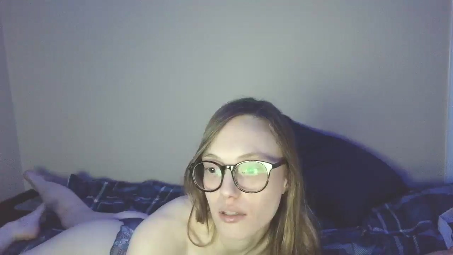 Gallery image thumbnail from eve_messed_up's myfreecams stream on, 02/13/2025, 19:04 image 15 of 20