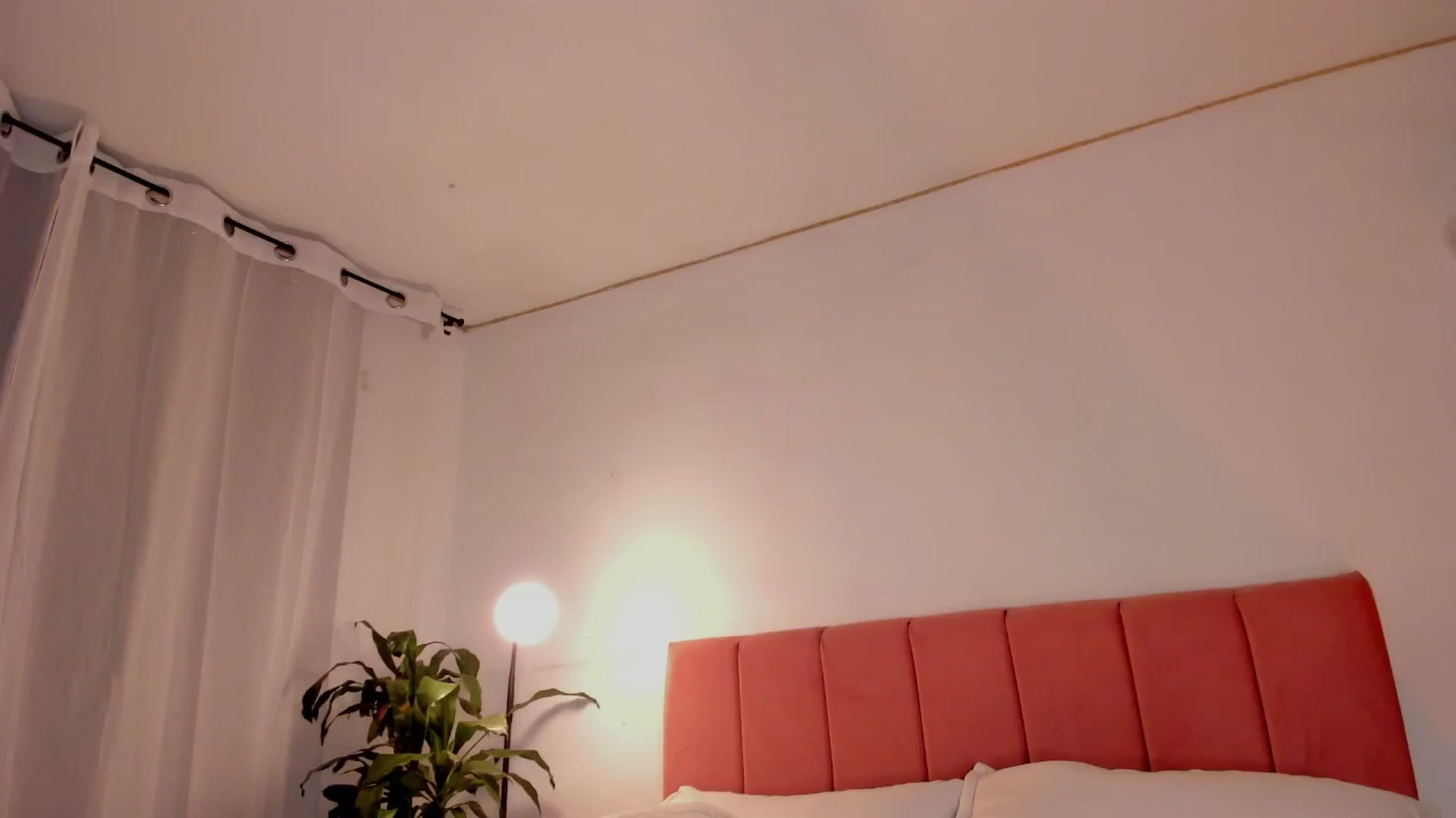 Gallery image thumbnail from evelin_santos's myfreecams stream on, 03/12/2026, 01:52 image 15 of 20