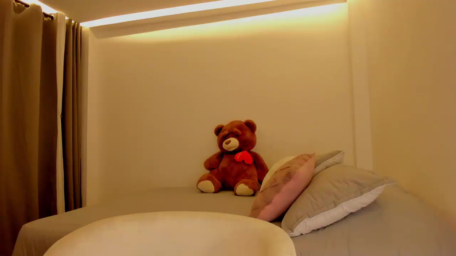 Gallery image thumbnail from evelin_santos's myfreecams stream on, 06/08/2026, 22:31 image 14 of 20