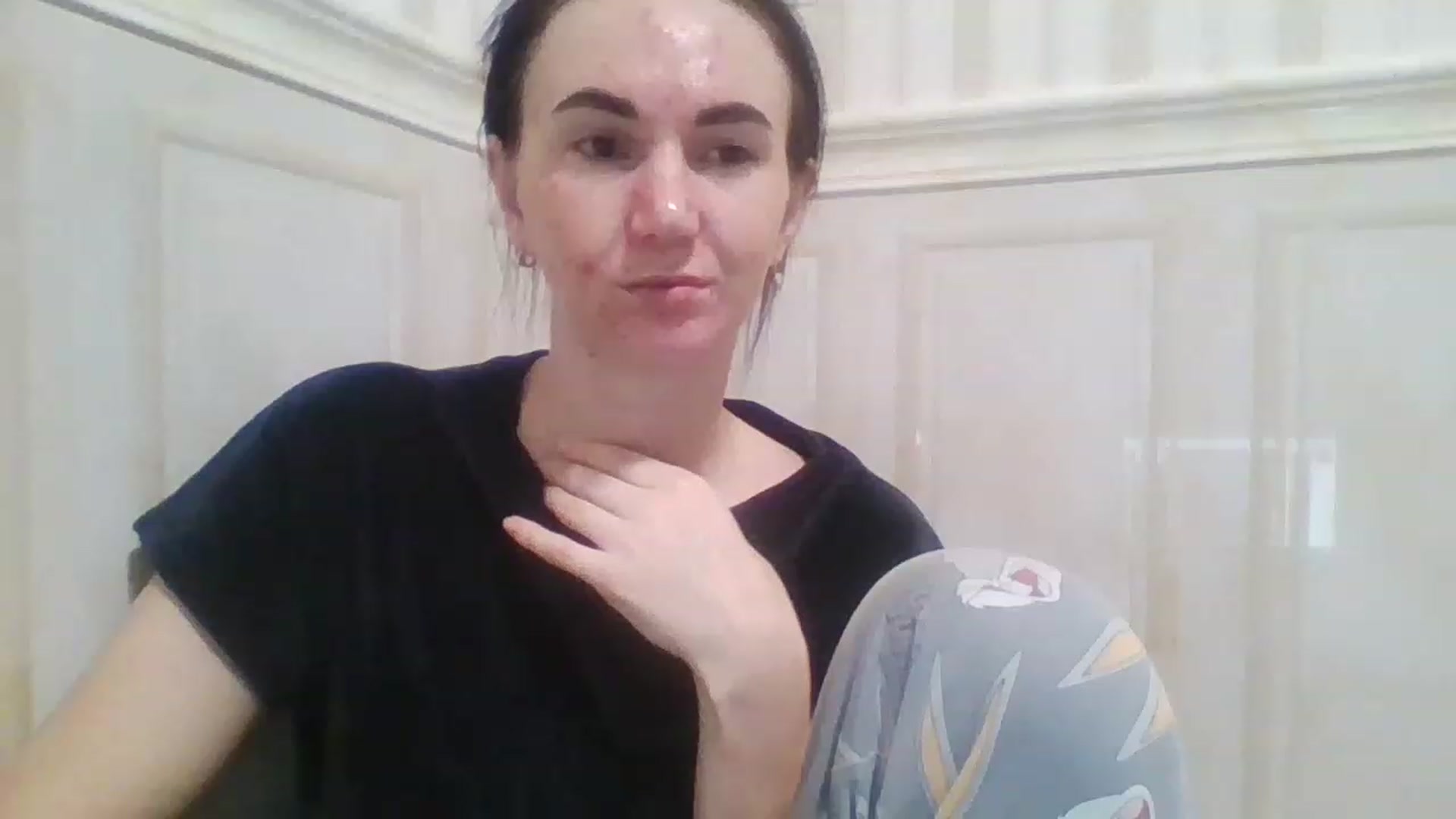 Gallery image thumbnail from evil_demon94's myfreecams stream on, 12/23/2022, 20:35 image 3 of 20