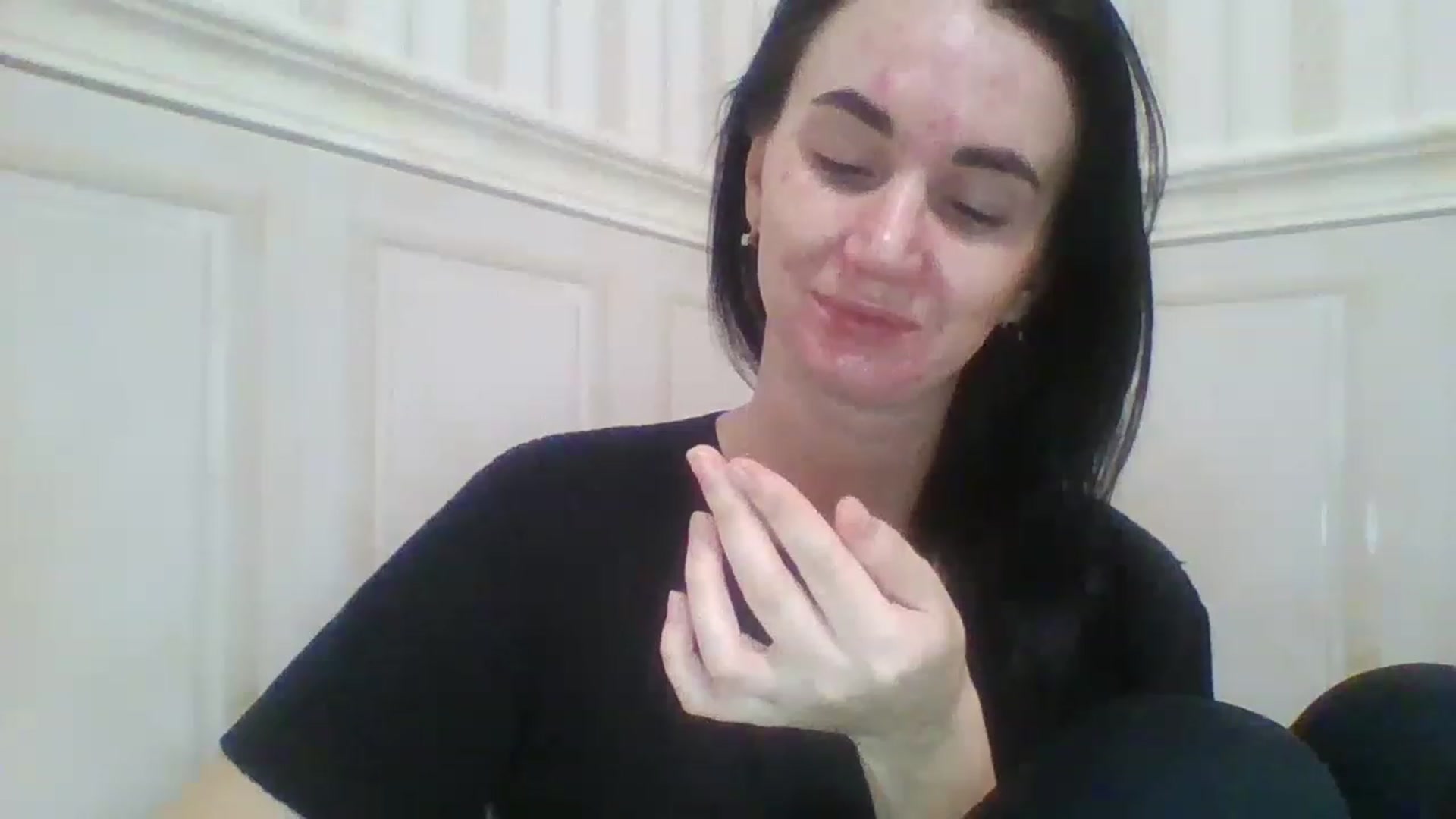 Gallery image thumbnail from evil_demon94's myfreecams stream on, 12/25/2022, 15:20 image 8 of 20