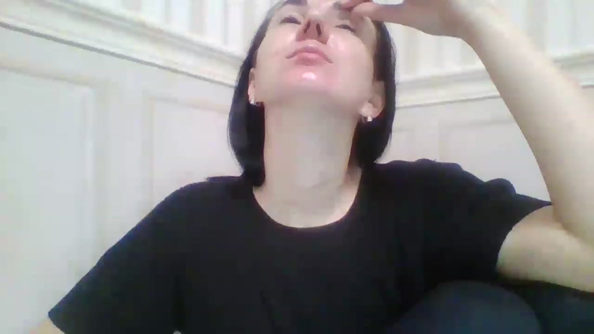 Gallery image thumbnail from evil_demon94's myfreecams stream on, 12/25/2022, 15:20 image 4 of 20