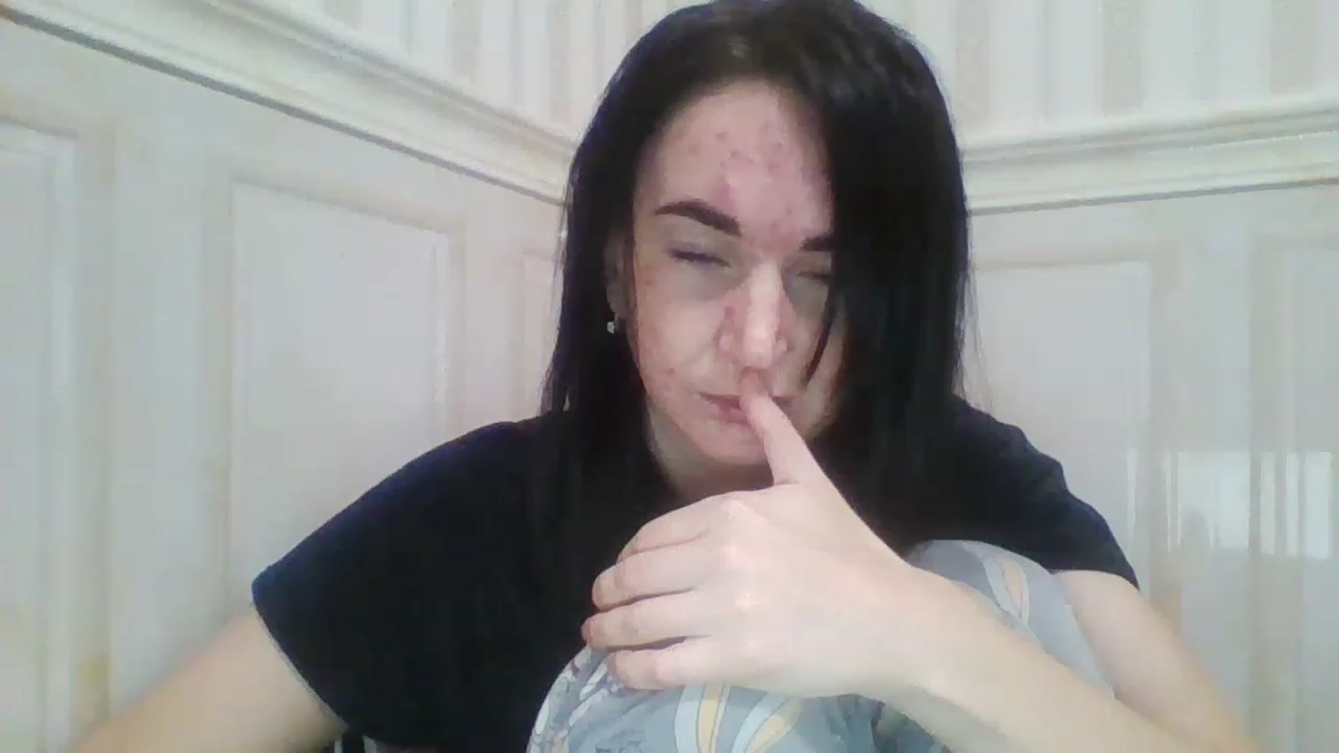 Gallery image thumbnail from evil_demon94's myfreecams stream on, 12/25/2022, 21:12 image 17 of 20