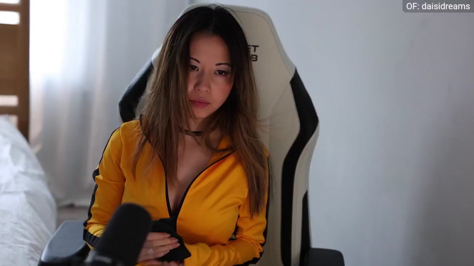 Gallery image thumbnail from fairydaisi's myfreecams stream on, 05/25/2024, 23:34 image 8 of 20