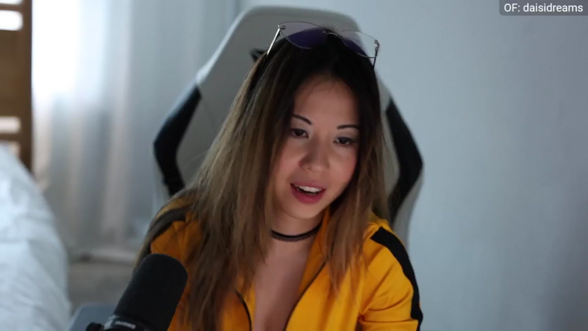 Gallery image thumbnail from fairydaisi's myfreecams stream on, 05/25/2024, 23:34 image 11 of 20