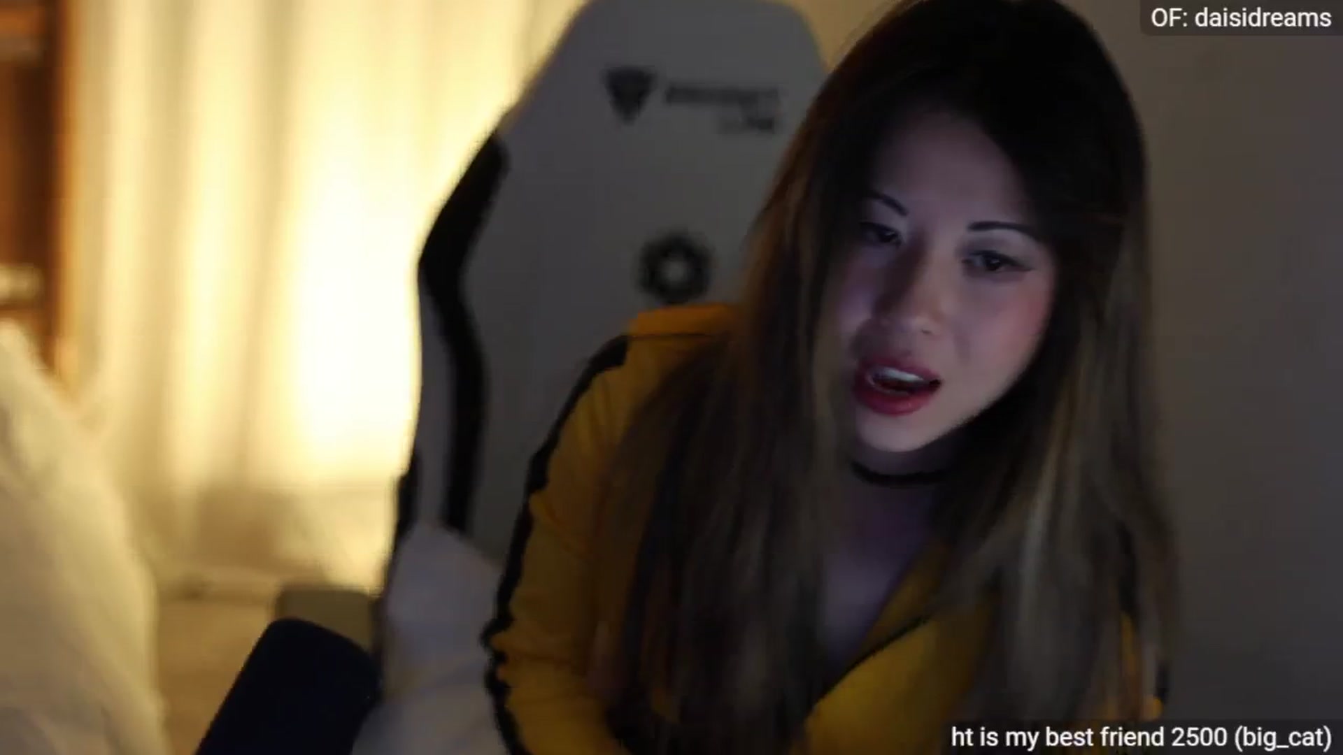 Gallery image thumbnail from fairydaisi's myfreecams stream on, 05/26/2024, 01:28 image 17 of 20