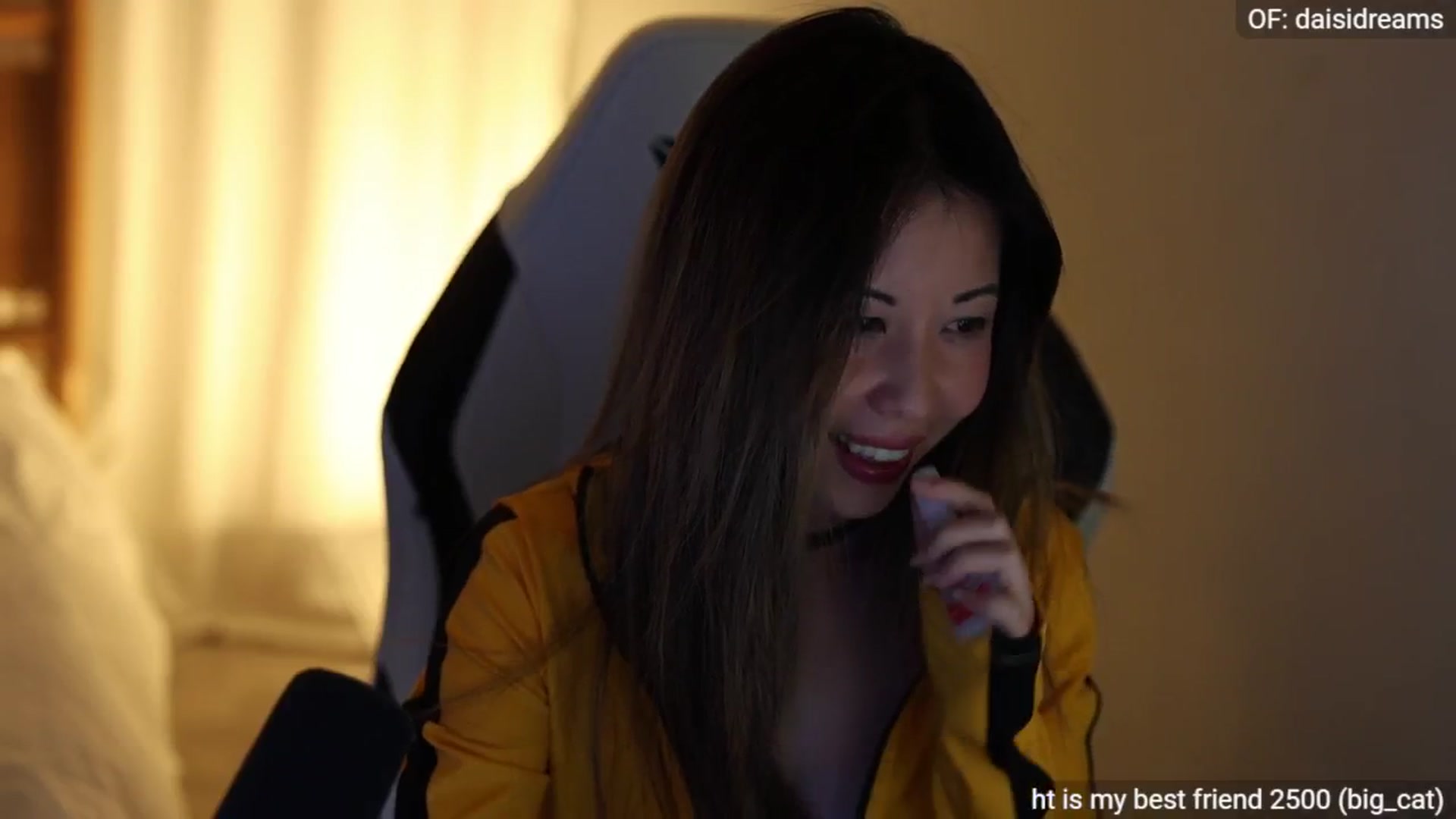 Gallery image thumbnail from fairydaisi's myfreecams stream on, 05/26/2024, 01:28 image 18 of 20