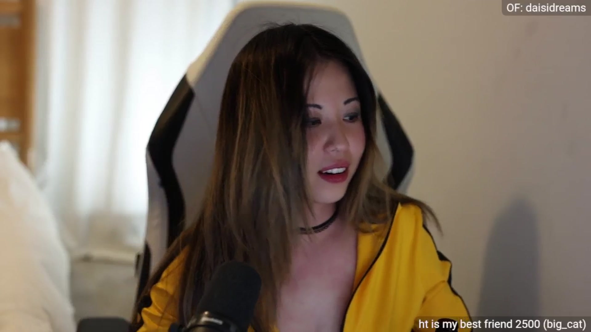 Gallery image thumbnail from fairydaisi's myfreecams stream on, 05/26/2024, 01:47 image 14 of 20