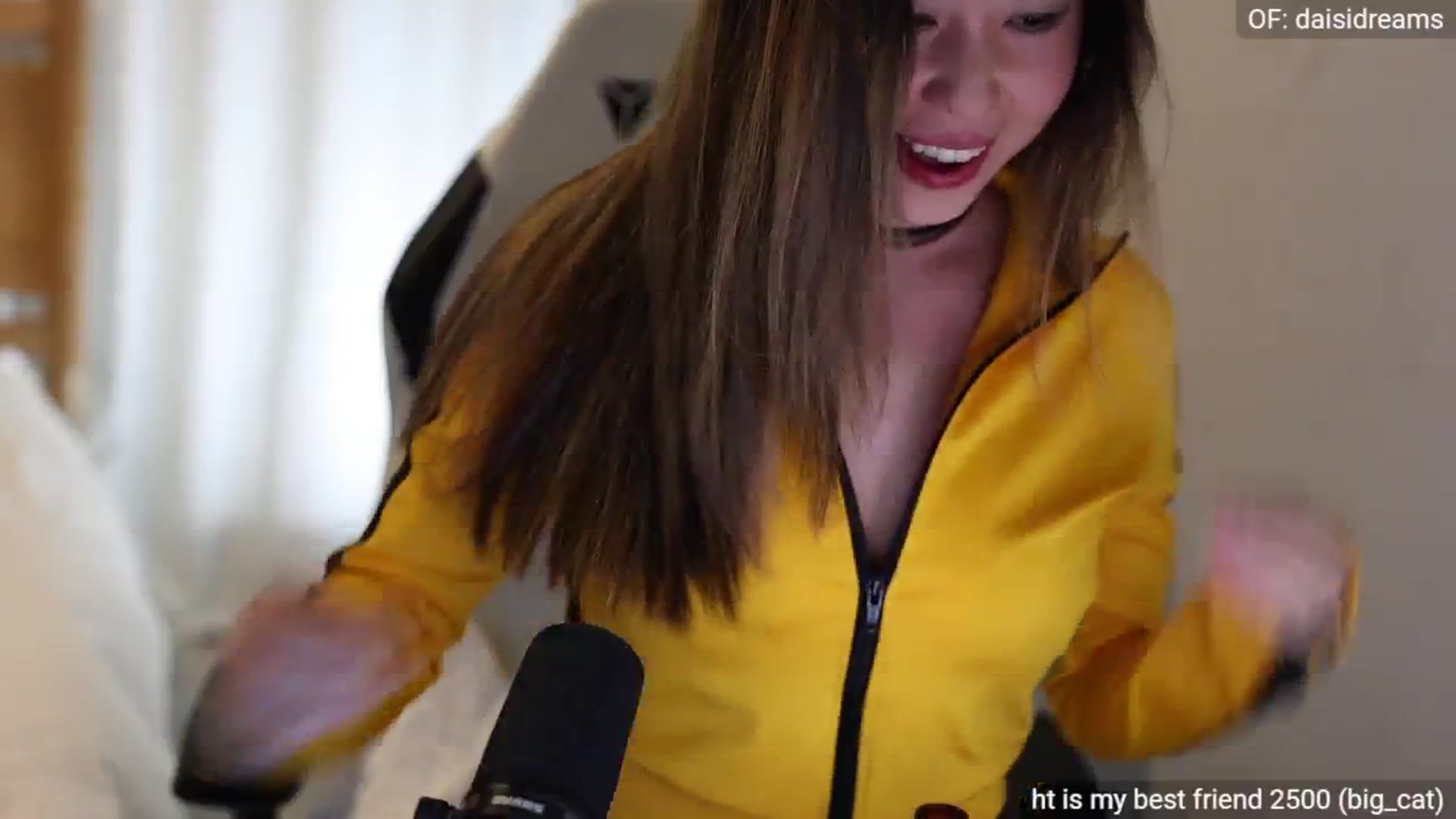 Gallery image thumbnail from fairydaisi's myfreecams stream on, 05/26/2024, 01:47 image 17 of 20