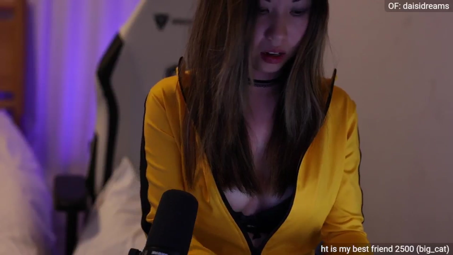Gallery image thumbnail from fairydaisi's myfreecams stream on, 05/26/2024, 02:33 image 19 of 20