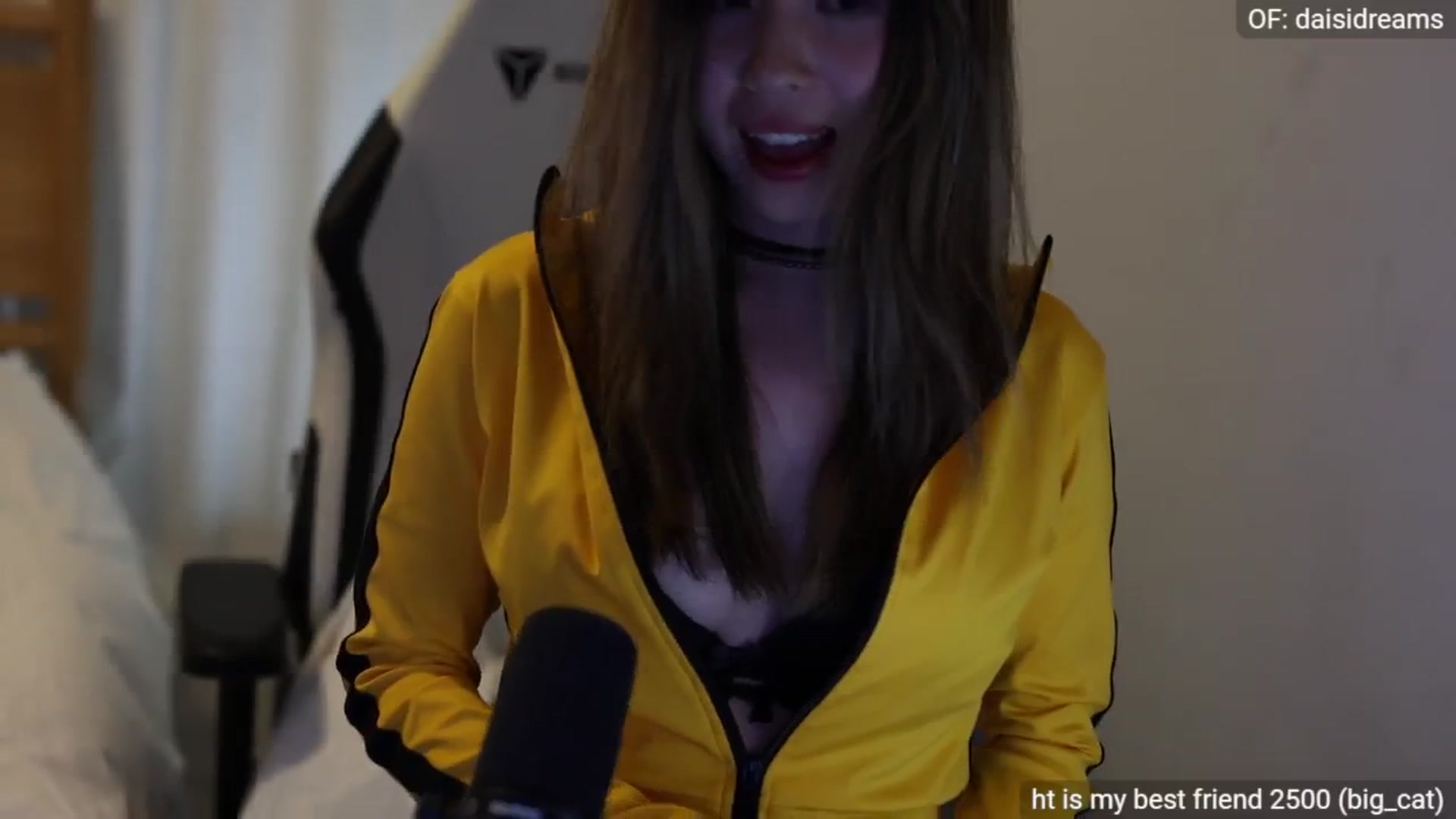 Gallery image thumbnail from fairydaisi's myfreecams stream on, 05/26/2024, 02:33 image 18 of 20