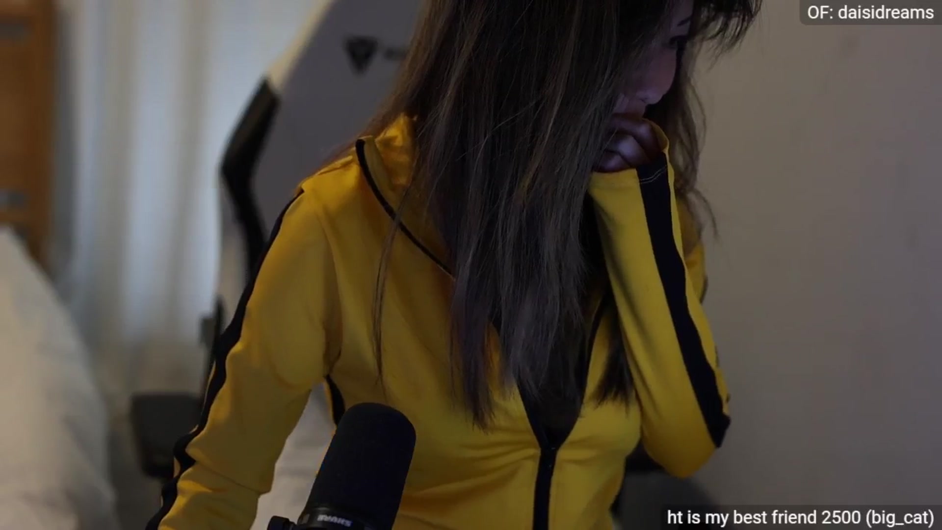 Gallery image thumbnail from fairydaisi's myfreecams stream on, 05/26/2024, 02:33 image 14 of 20