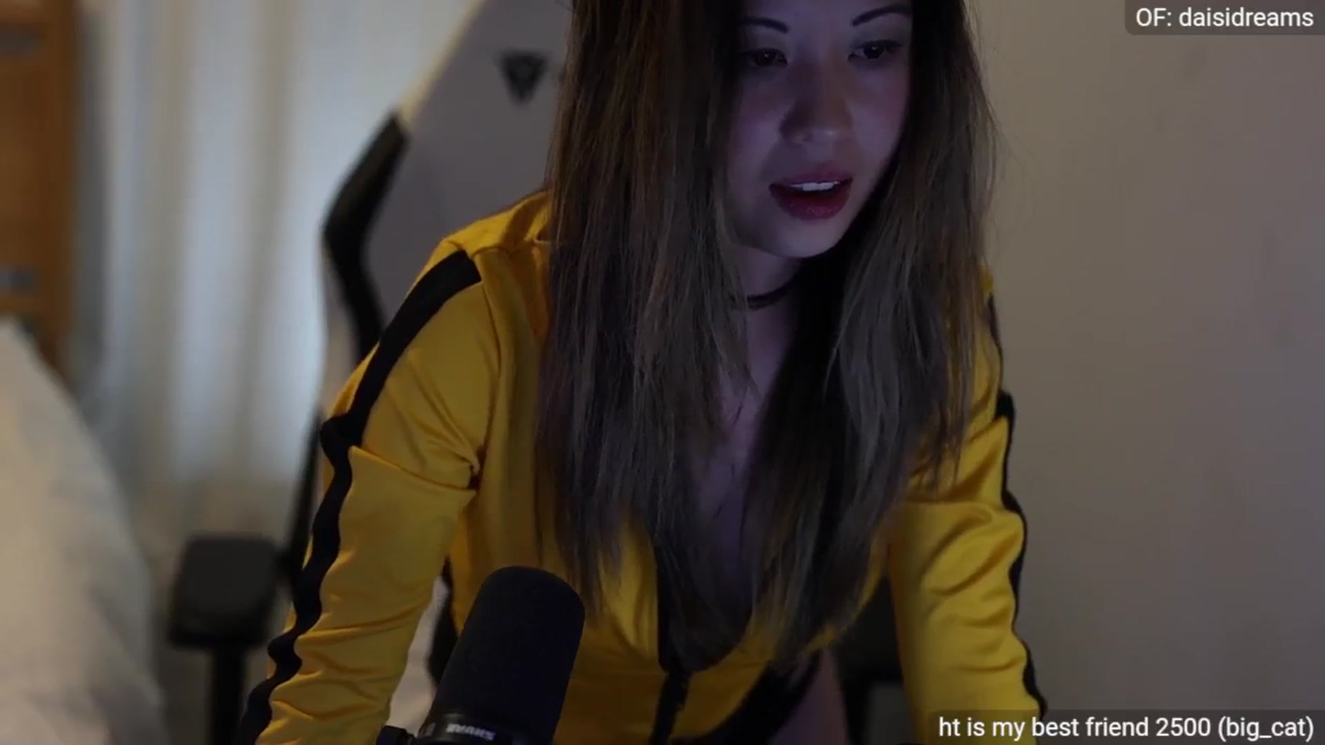 Gallery image thumbnail from fairydaisi's myfreecams stream on, 05/26/2024, 02:33 image 12 of 20