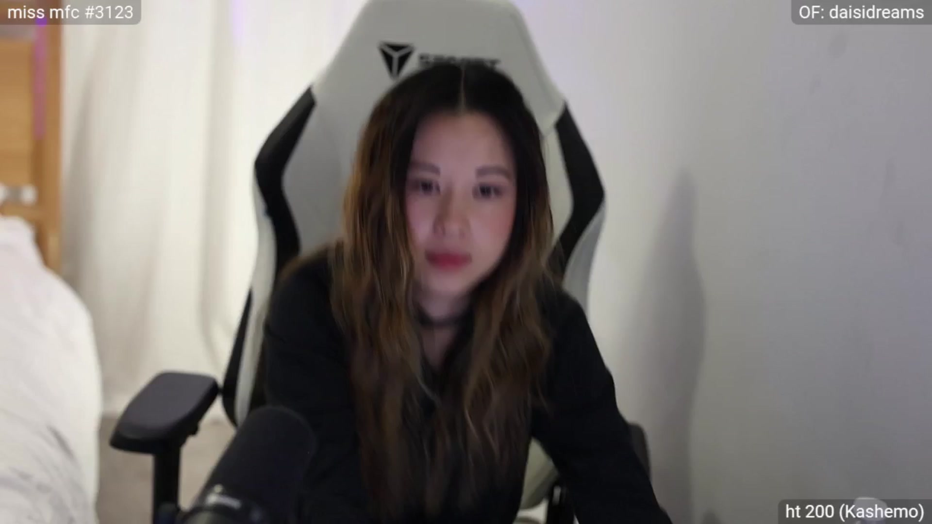 Gallery image thumbnail from fairydaisi's myfreecams stream on, 06/04/2024, 03:29 image 6 of 20