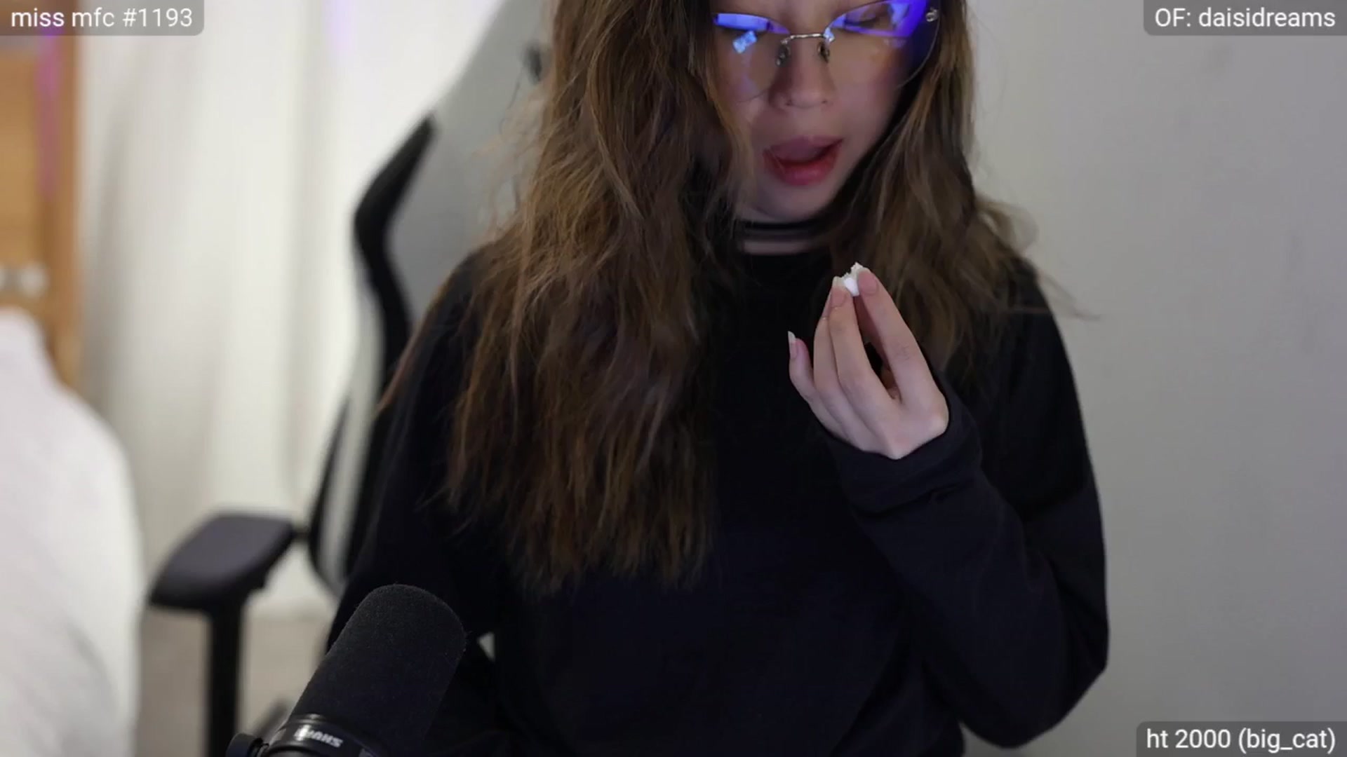 Gallery image thumbnail from fairydaisi's myfreecams stream on, 06/04/2024, 03:29 image 17 of 20