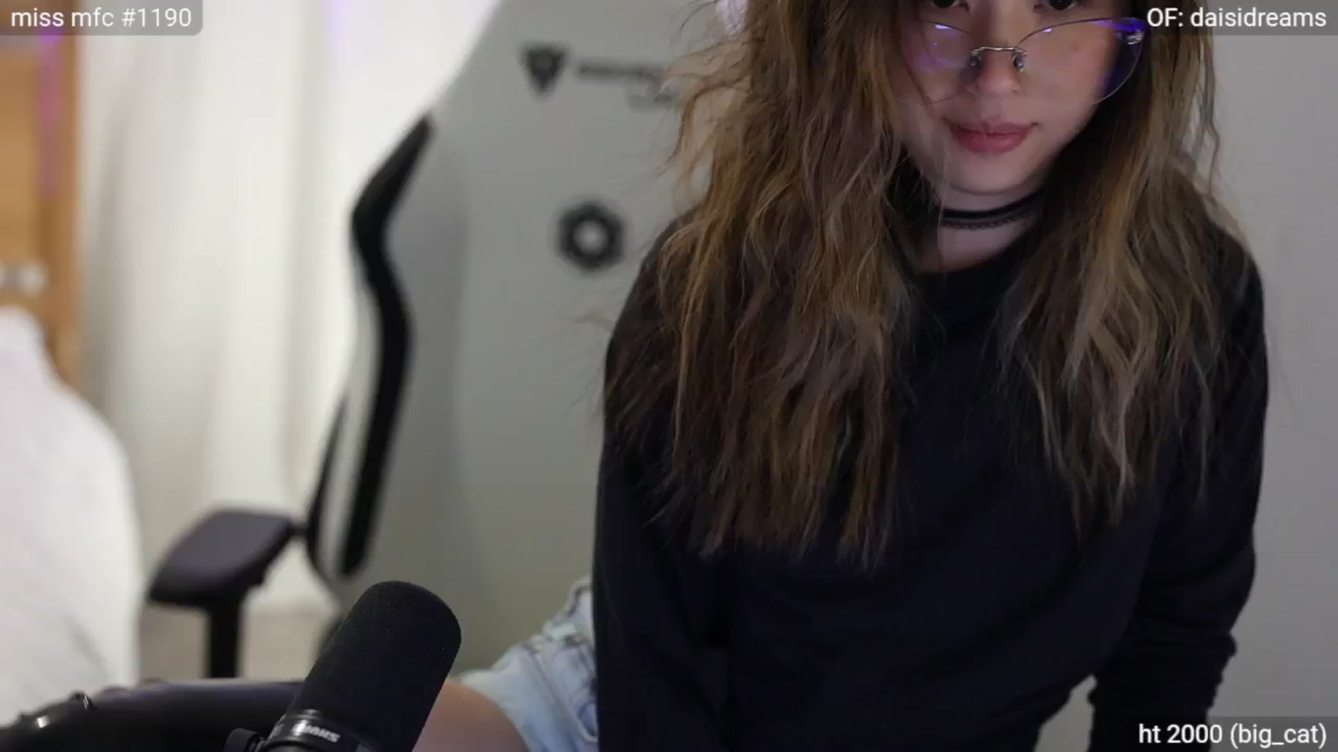 Gallery image thumbnail from fairydaisi's myfreecams stream on, 06/04/2024, 03:29 image 16 of 20