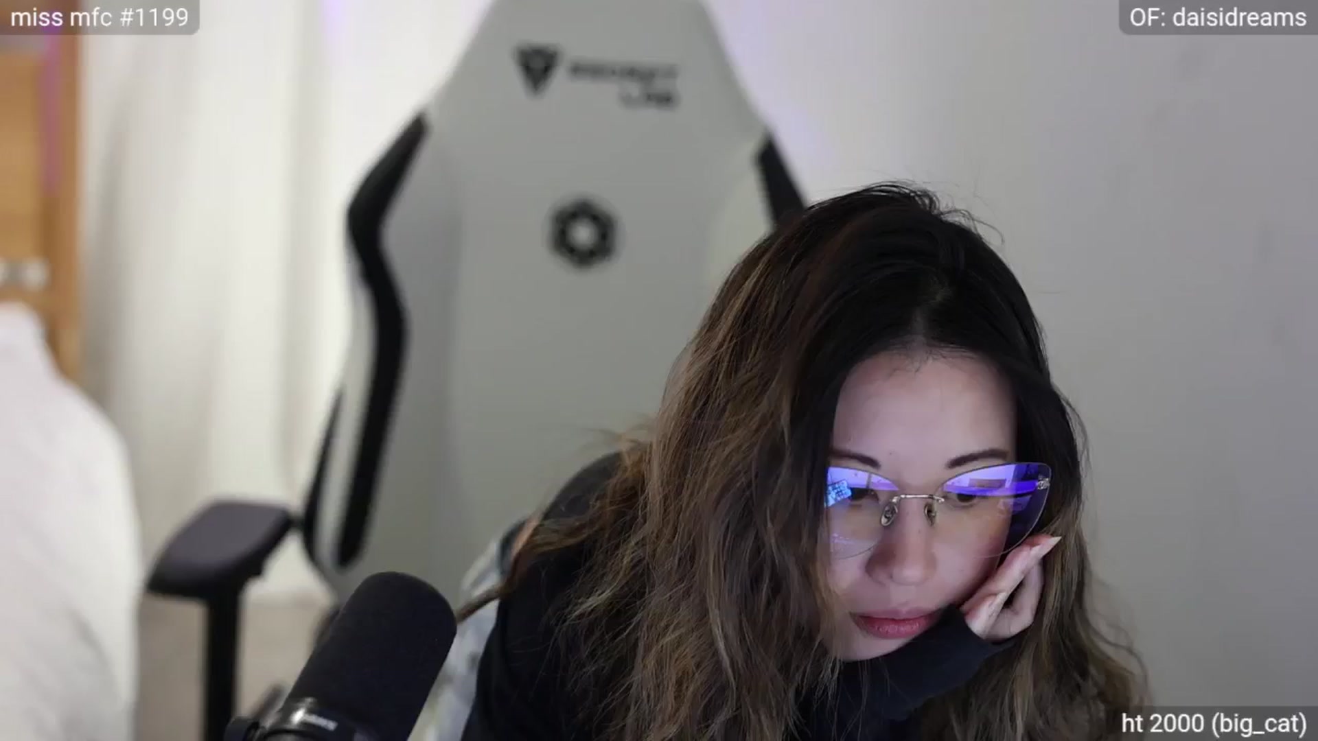 Gallery image thumbnail from fairydaisi's myfreecams stream on, 06/04/2024, 03:29 image 18 of 20