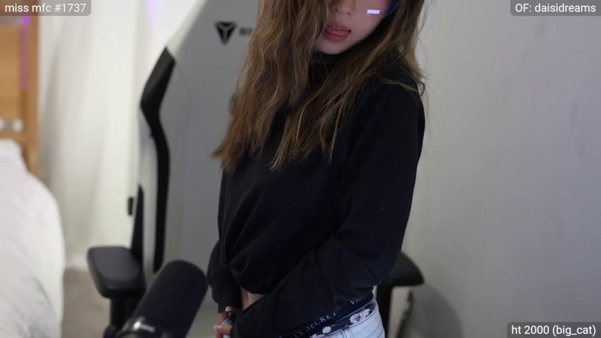 Gallery image thumbnail from fairydaisi's myfreecams stream on, 06/04/2024, 03:29 image 11 of 20