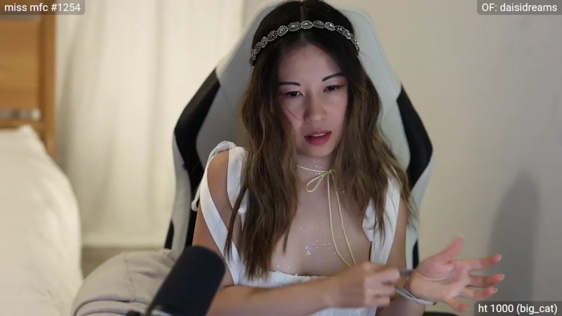 Gallery image thumbnail from fairydaisi's myfreecams stream on, 06/05/2024, 04:08 image 5 of 20