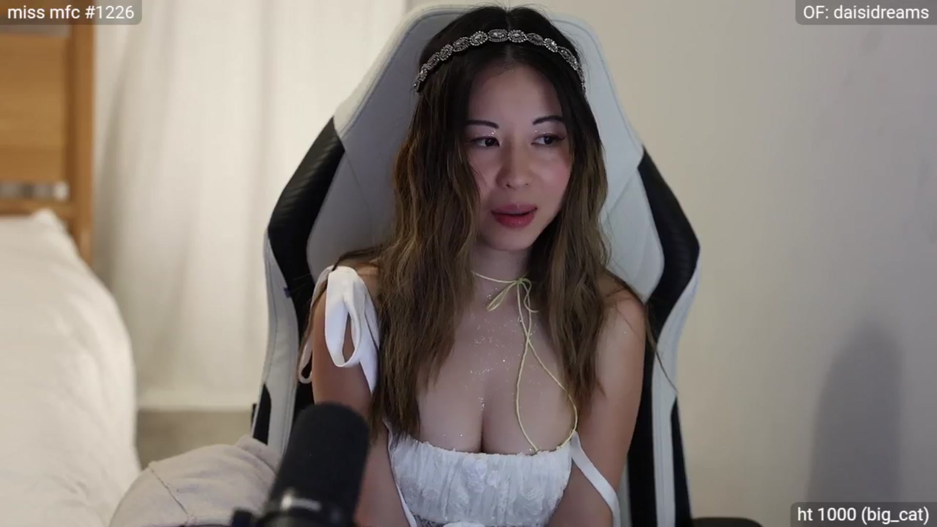 Gallery image thumbnail from fairydaisi's myfreecams stream on, 06/05/2024, 04:08 image 7 of 20