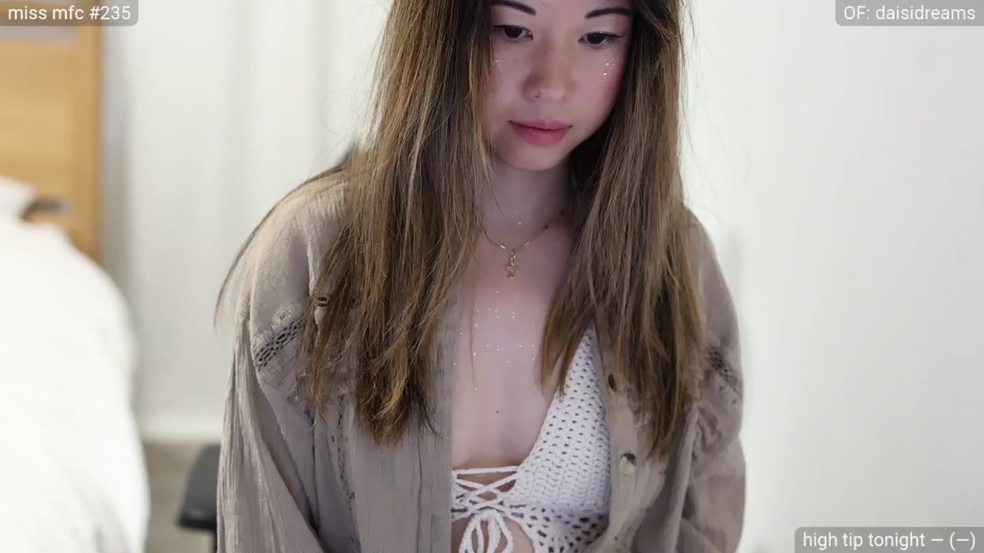 Gallery image thumbnail from fairydaisi's myfreecams stream on, 06/07/2024, 03:55 image 1 of 20