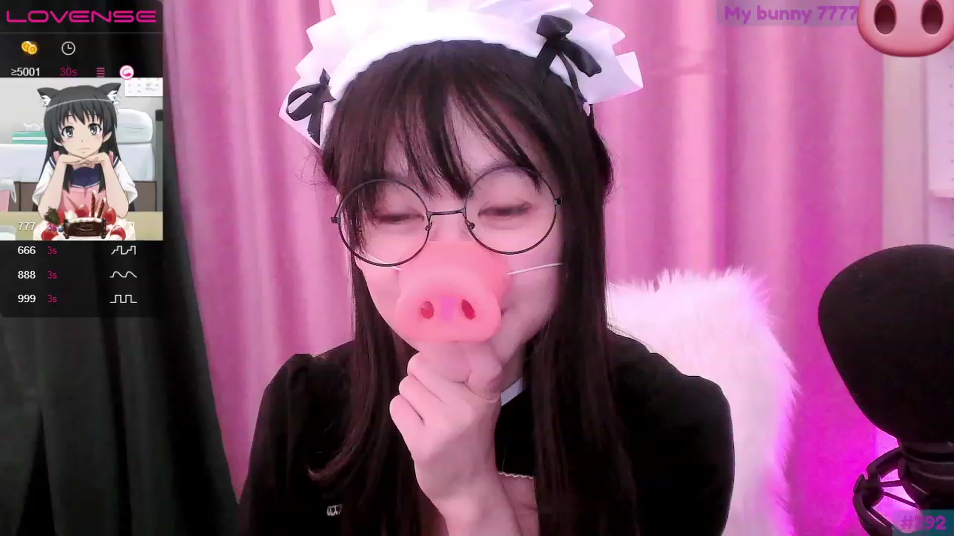 Gallery image thumbnail from fantasticpigy's myfreecams stream on, 05/21/2023, 06:17 image 18 of 20