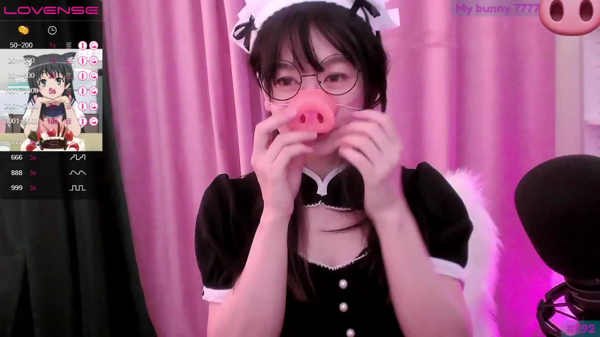 Gallery image thumbnail from fantasticpigy's myfreecams stream on, 05/21/2023, 06:17 image 12 of 20